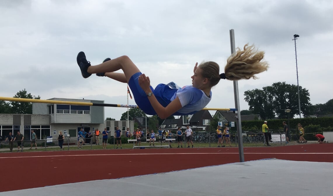 Iris van Sluisveld eindigde op plaats 2 bij het hoogspringen van de competitie.