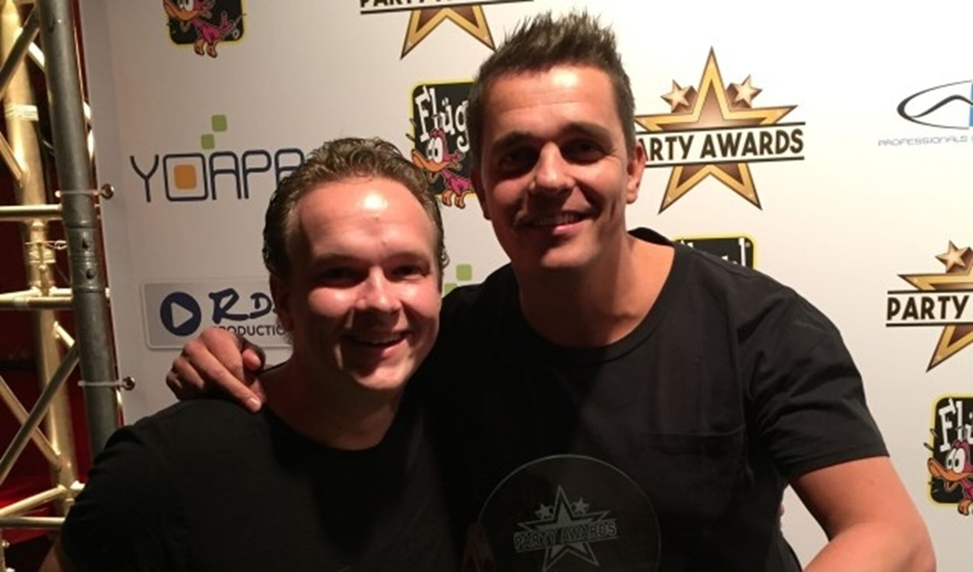 Jordy Graat wint Party Award, samen met Gert-Jan van der Zee.