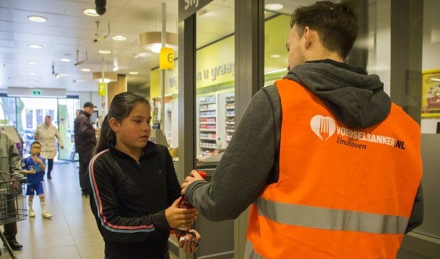 Eerder kwamen de jongeren van M25Eindhoven al in actie voor de Voedselbank.