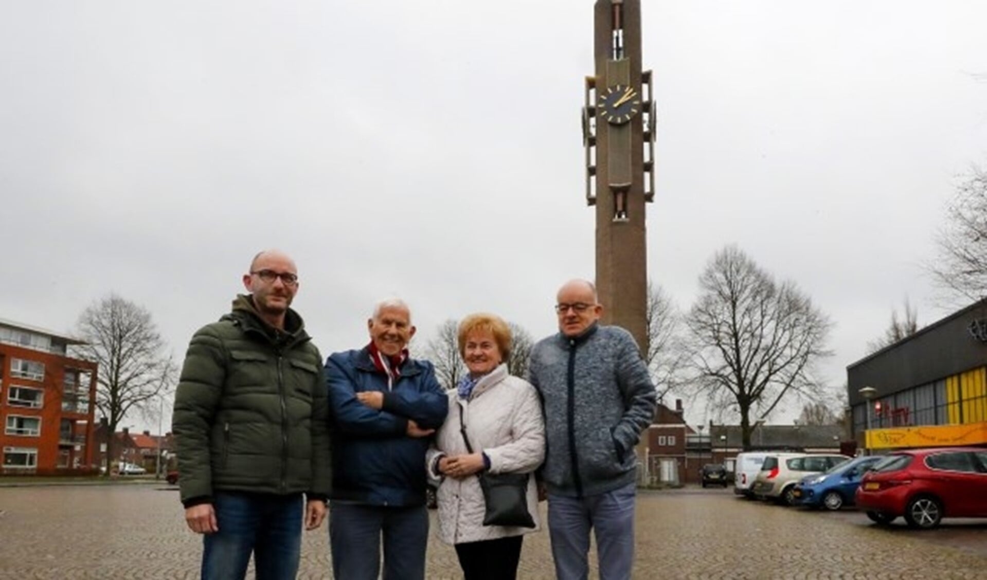 Cor van den Wildenberg, Harrie Verberne, Maria Matheeuwsen en Henk van Hugten van de werkgroep-Kerktoren D'Ekker. FOTO: Bert JAnsen.