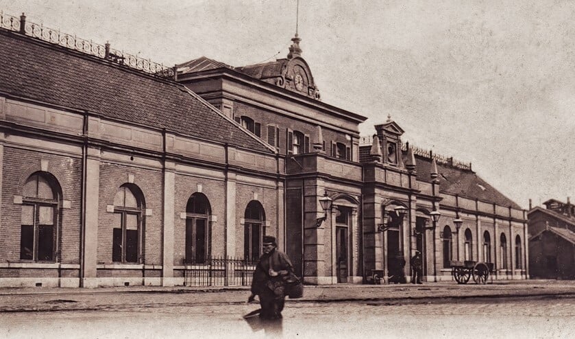 Het eerste Eindhovense station, geopend in 1866.