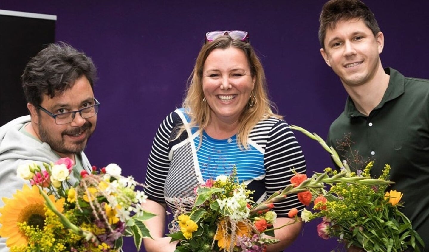 Eindhovenaar Berrie de Zeeuw (rechts) wint publieksprijs Filmleraar-verkiezing.