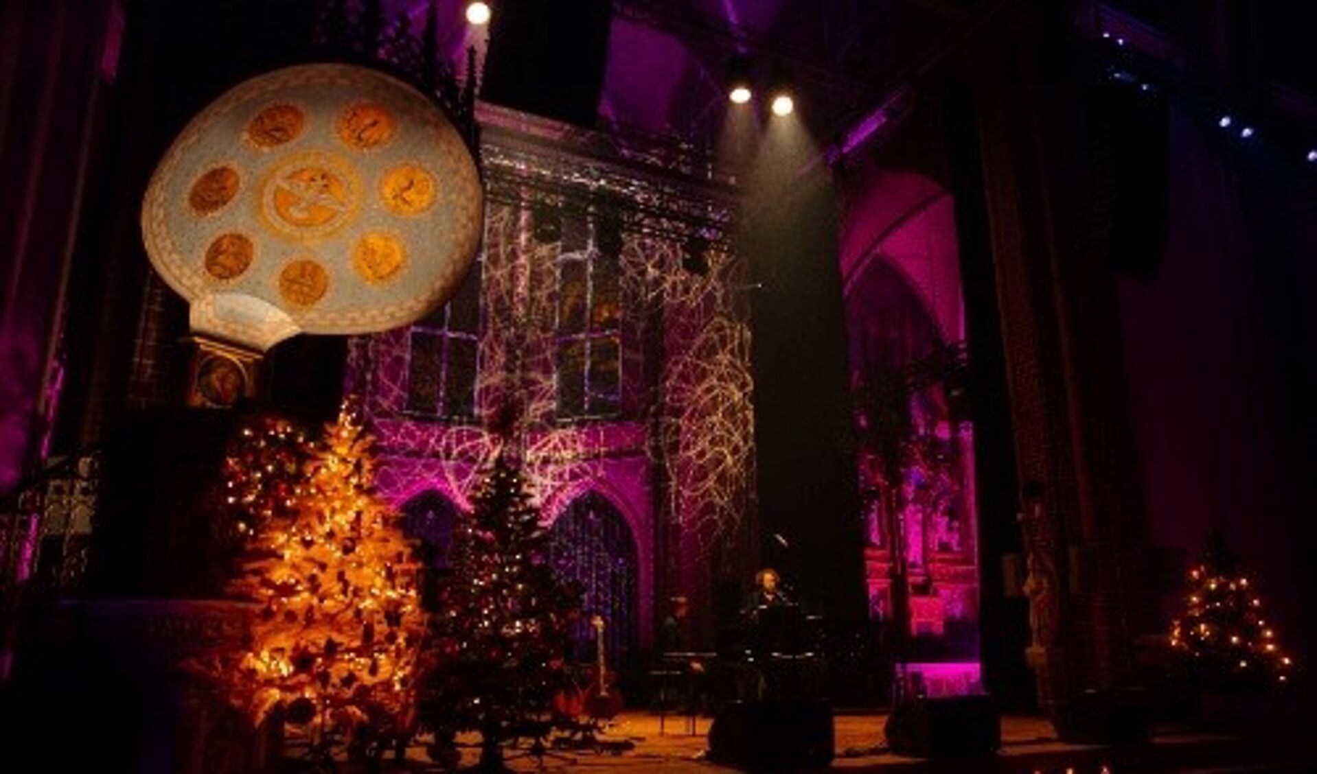 Zaterdag 24 december keert De Nieuwe Nacht(mis) terug naar de Eindhovense Paterskerk. FOTO: Muziekgebouw Eindhoven.