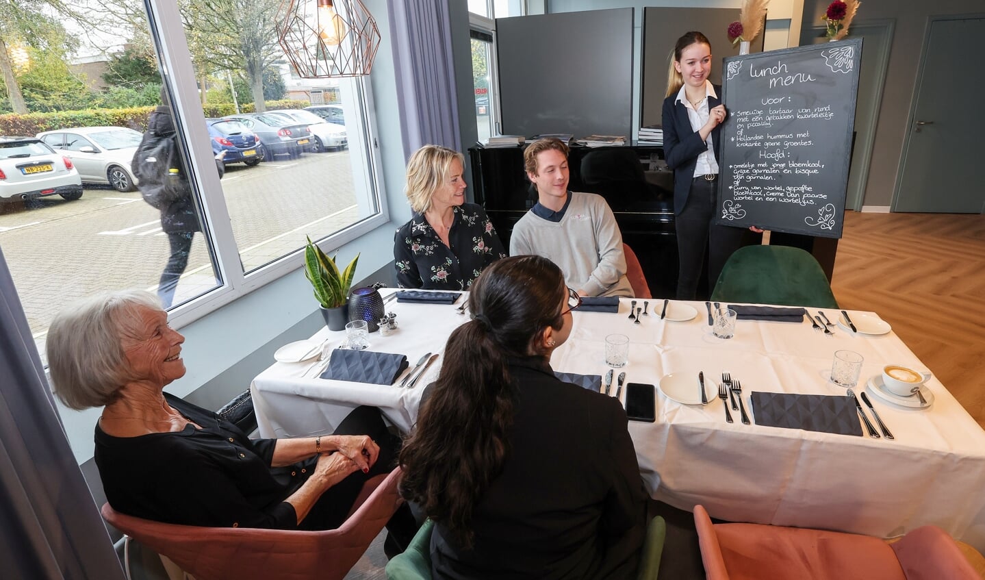 De vrijdagse ‘kliekjesdag’ van restaurant Smmaak van het Summa College in Eindhoven wordt nieuw leven ingeblazen. FOTO: Bert Jansen.