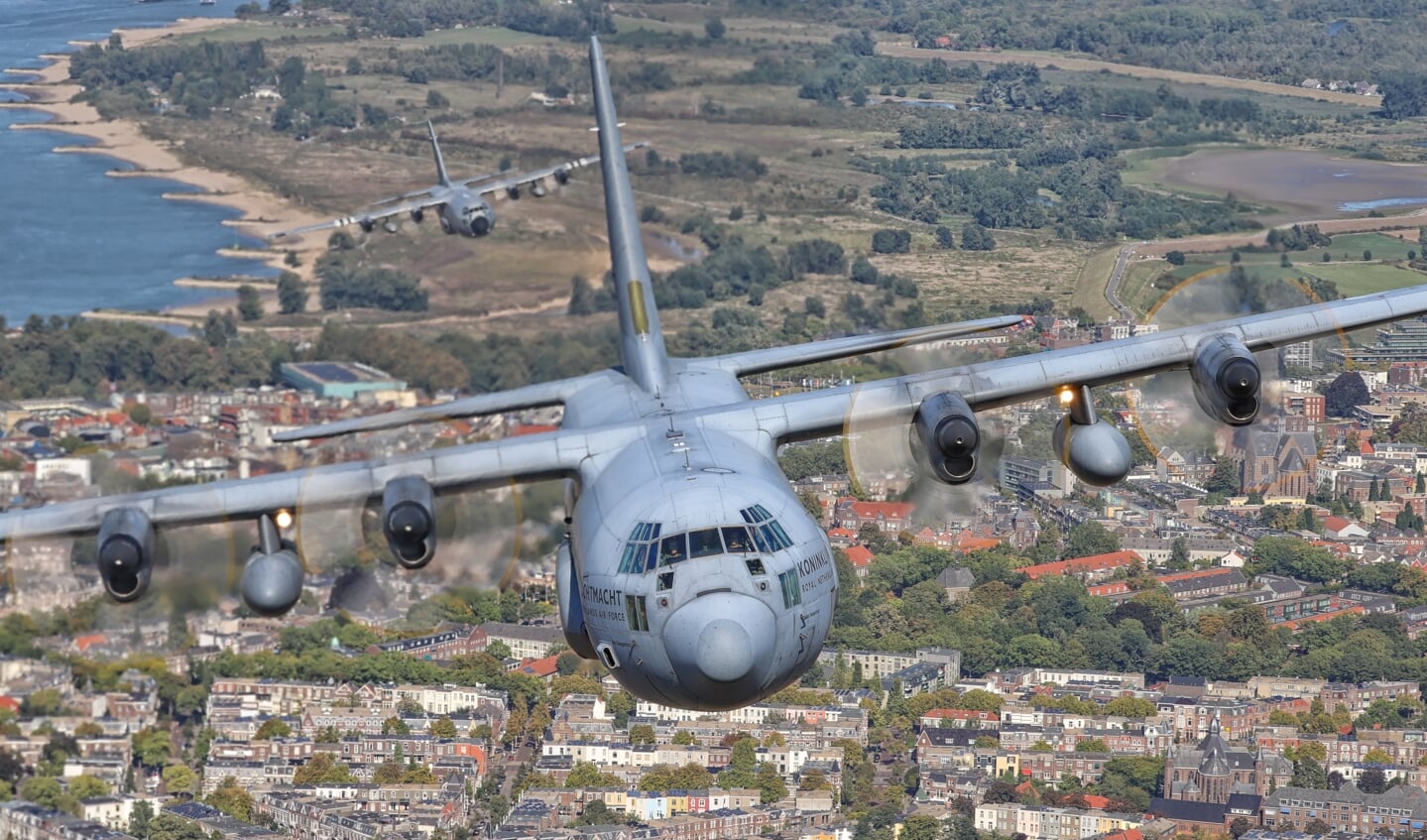 C-130 Hercules transportvliegtuigen onderweg naar oefenlocaties in Nederland en België. FOTO: KLu