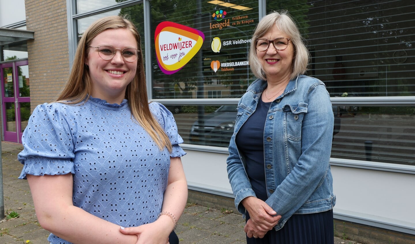 De nieuwe en de vertrekkend coördinator Vrijwilligerswerk. Links Ella Cornelissen, rechts Marjon Middel.