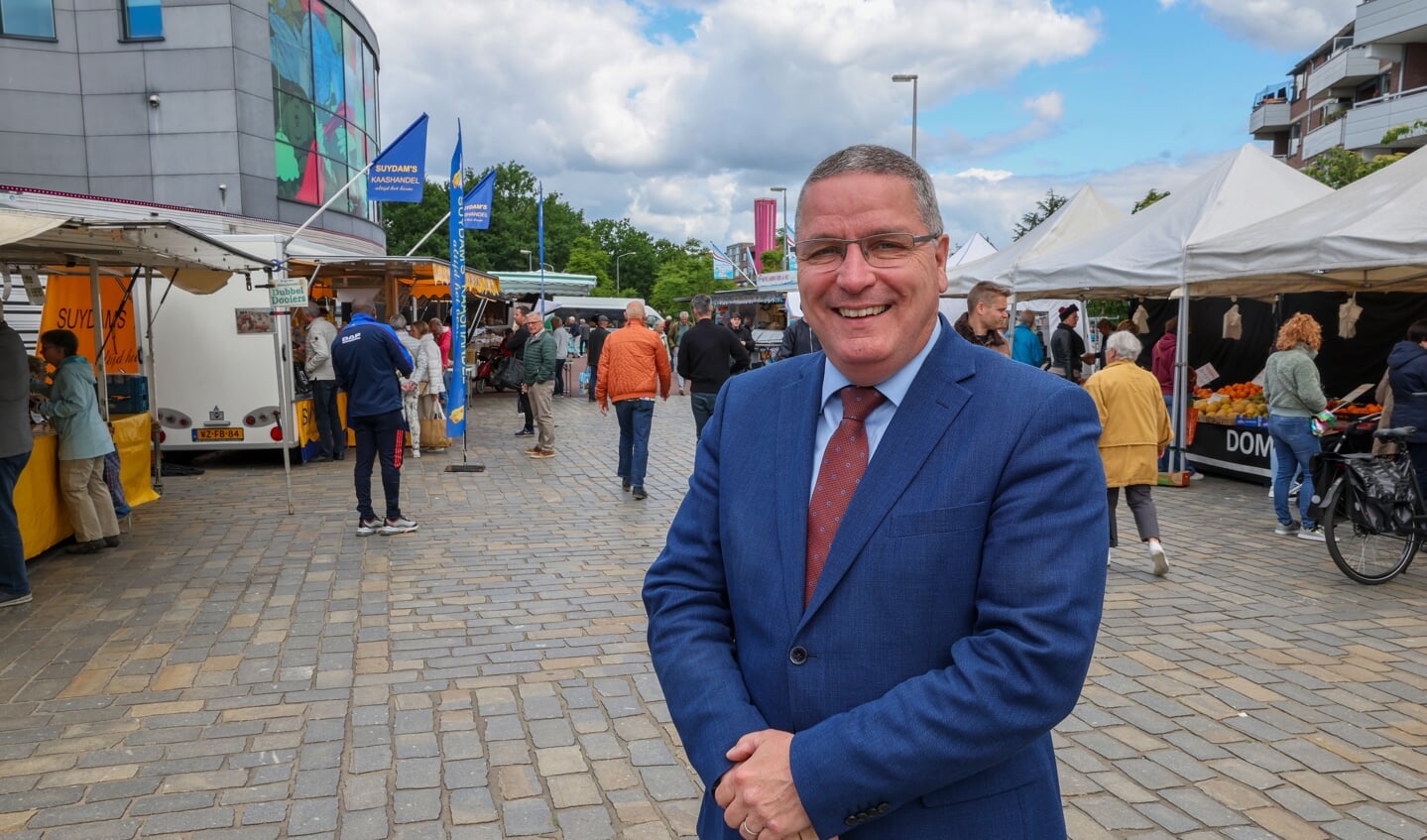 "Stille krachten zijn voor mij mensen die uit zichzelf iets voor de samenleving willen betekenen", aldus burgemeester Delhez. FOTO: Bert Jansen.