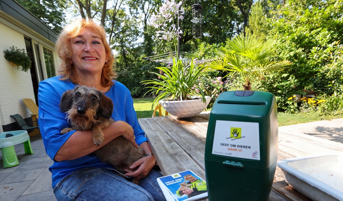 Wilma Bogers: 'Voor mij zijn dieren levende wezens net als mensen, ze horen erbij.' FOTO: Bert Jansen.