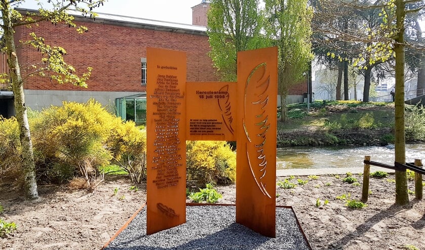 Het monument ter nagedachtenis van de slachtoffers van de Herculesramp. FOTO: Eindhoven in Beeld.