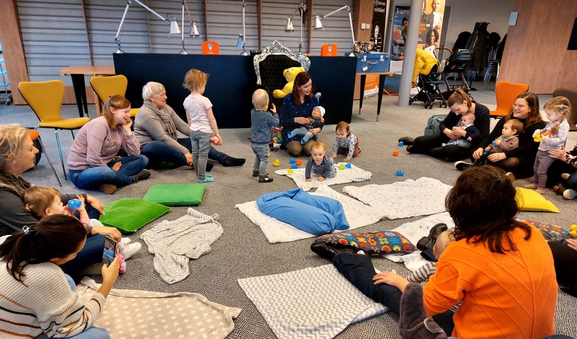 Elja Smeets geeft muzikale workshops voor de allerkleinsten. Tekst: Alinda van Neerven.