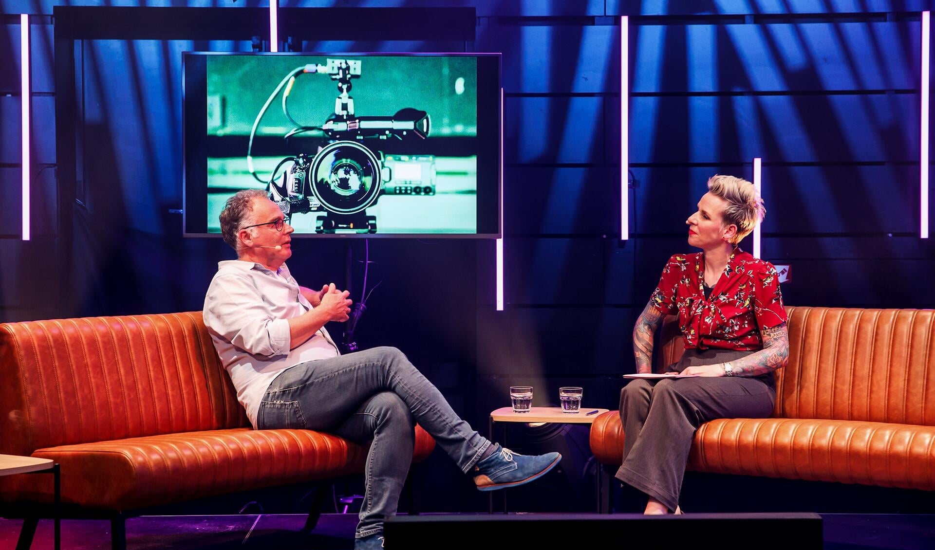 Jos Feijen en Eefke Boelhouwers tijdens een talkshow van de eerste editie van HMV. FOTO: Patrick Spruytenburg.