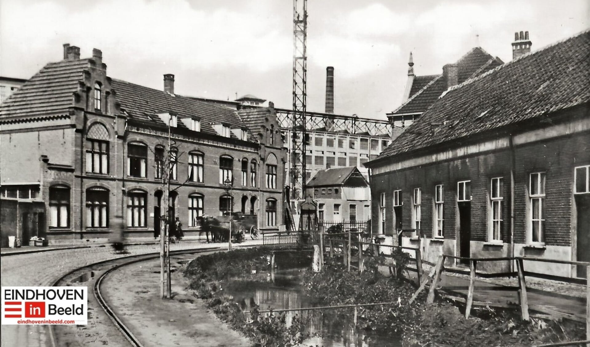 De Emmasingel in ongeveer 1928, genomen in de richting van de huidige Witte Dame. FOTO: EiB nr. 48.