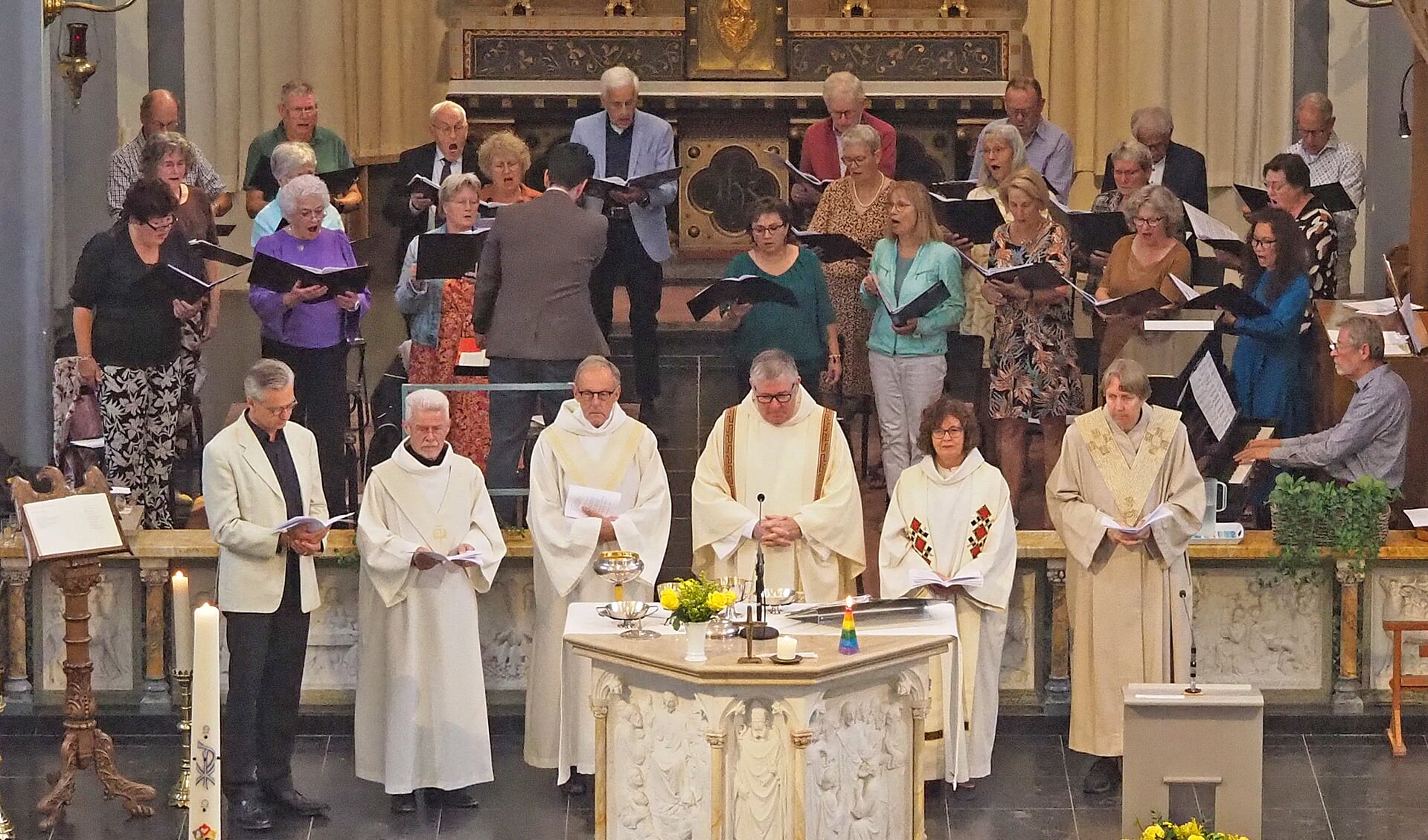 Afscheidsviering pastoraal werker Rita van Eck - Voor Nuenenaren door ...