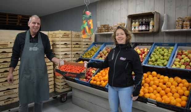 <p>Wim Kwakkel uit Oosterwolde en Laura Daanen van Goed Bezig Oldebroek. </p>