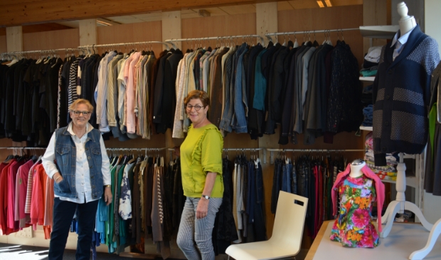 De Paskamer biedt veel keus in gebruikte kleding.