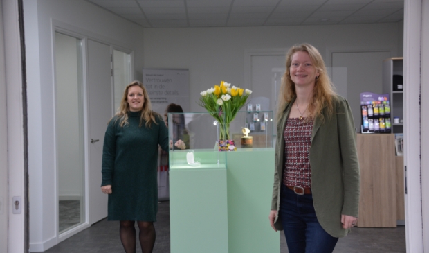 <p> Helma en Linda van HoorCentrum Wezep. </p>