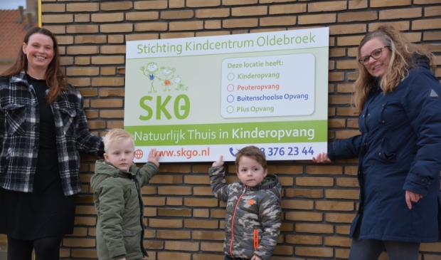 <p> Mirjam de Boer en Patricia Nicolay zijn blij met het nieuwe onderkomen. </p>