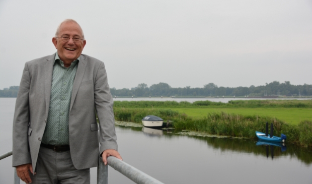 <p> Wethouder Bob Bergkamp in Noordeinde. </p>