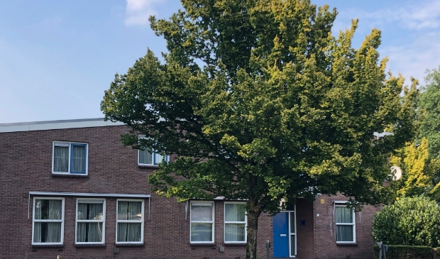 <p> Er is kritiek op de overlast van bewoners van het voormalige brigadegebouw. </p>