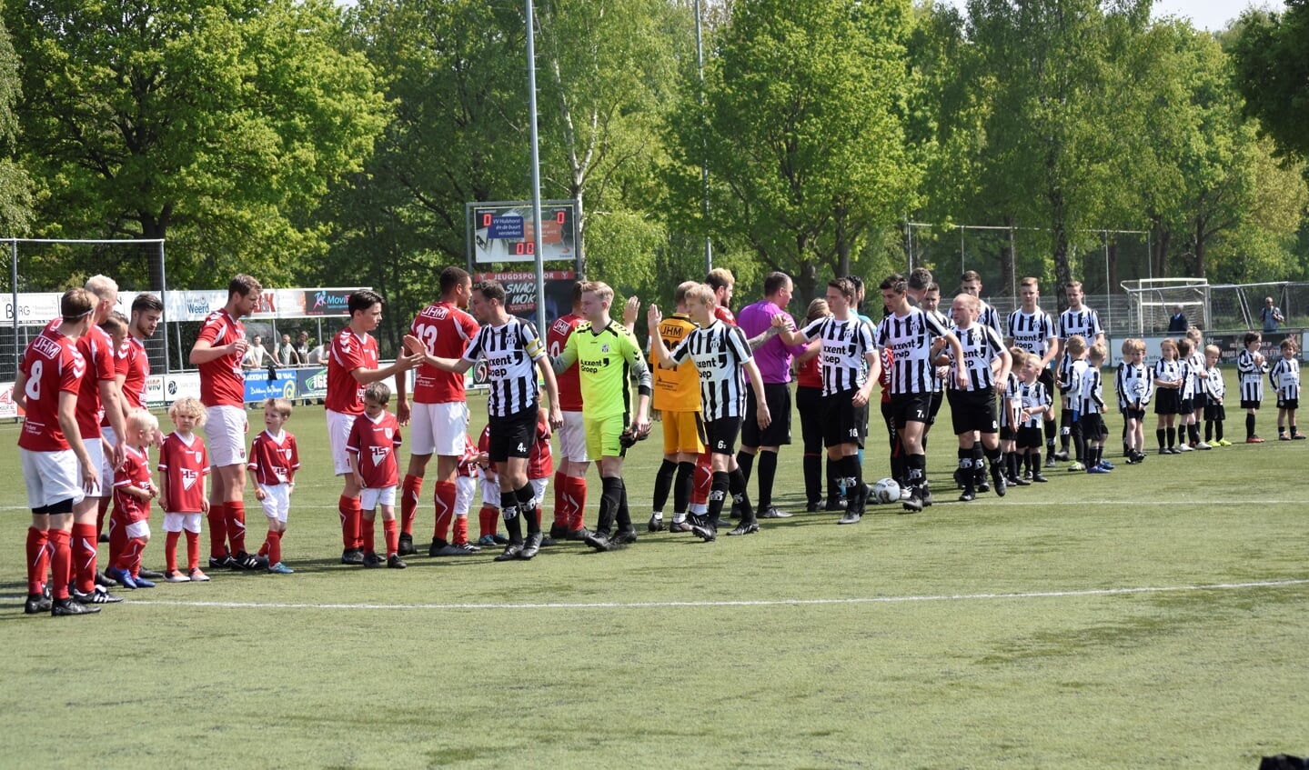 De teams van Hulshorst en Elspeet, vorig seizoen
