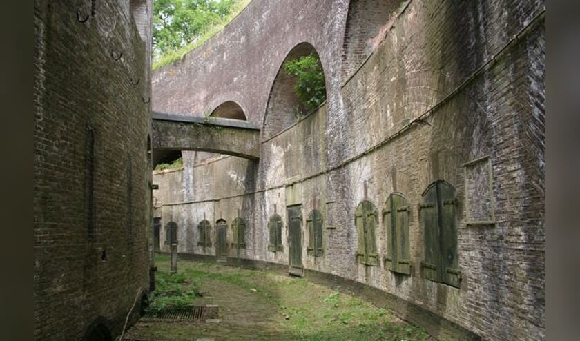 <p>• Fort Everdingen</p>