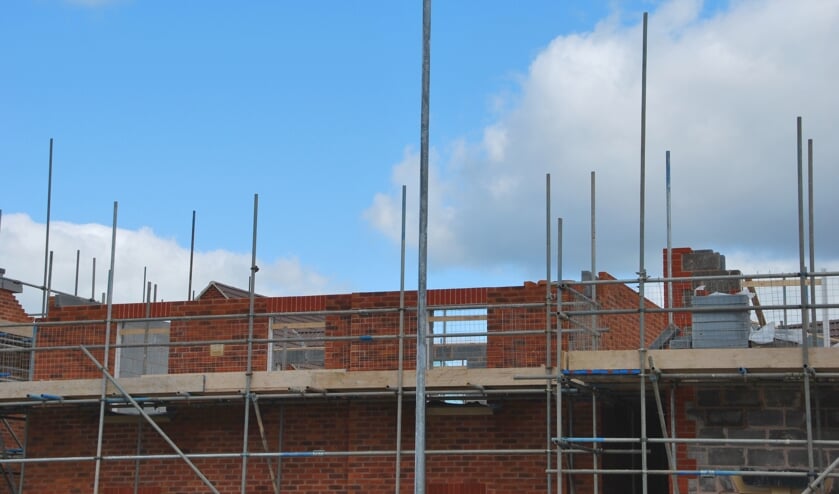 <p>• Nauwelijks betaalbare woningen voor starters.</p>