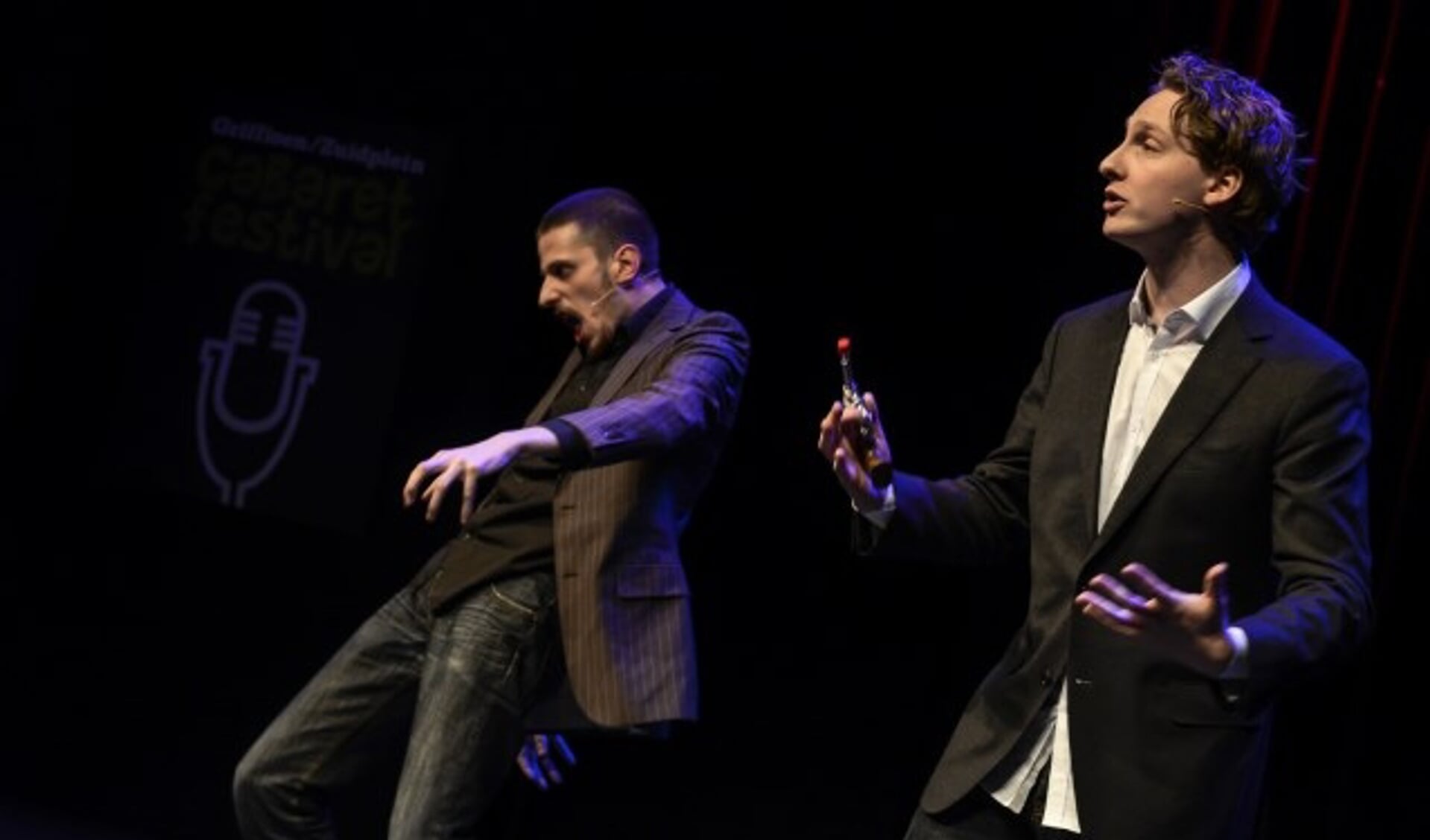 Het cabaretduo Roovers en Van Leeuwen is één van de vier optredens van de Cabaretpoel.