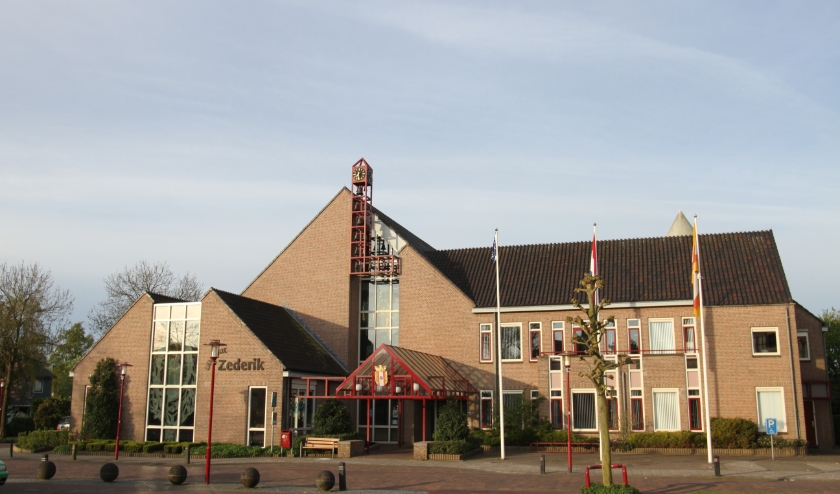 • Het voormalige gemeentehuis van Zederik is één van de drie werklocaties.