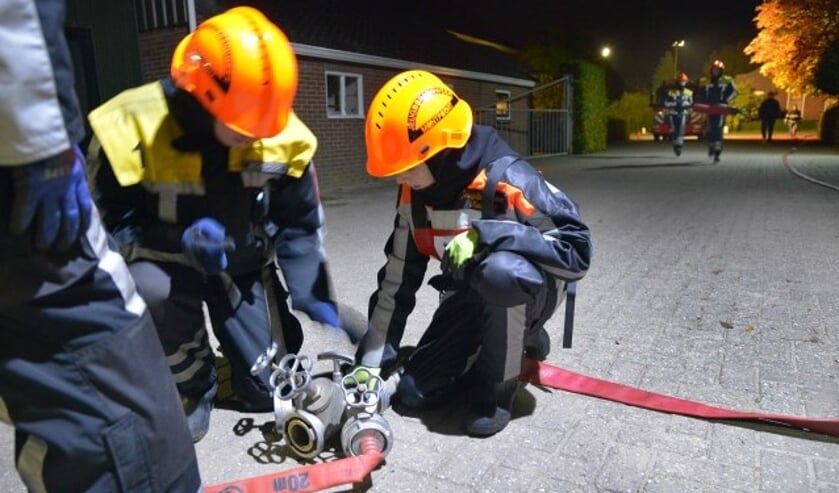 Er wordt ook veel buiten geoefend, met echt materieel. (Foto: Paul van den Dungen)
