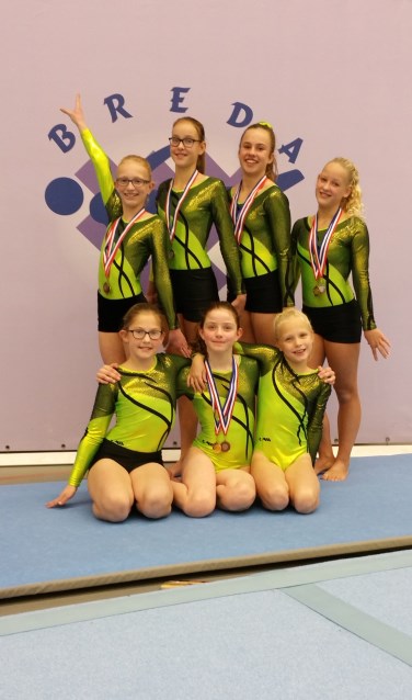 • Boven: Emma Burghout, Emma Groeneveld, Rosalie 't Lam, Amber Groeneveld, Onder: Fern Kant, Angelica Westerlaken en Janinka Egas.
