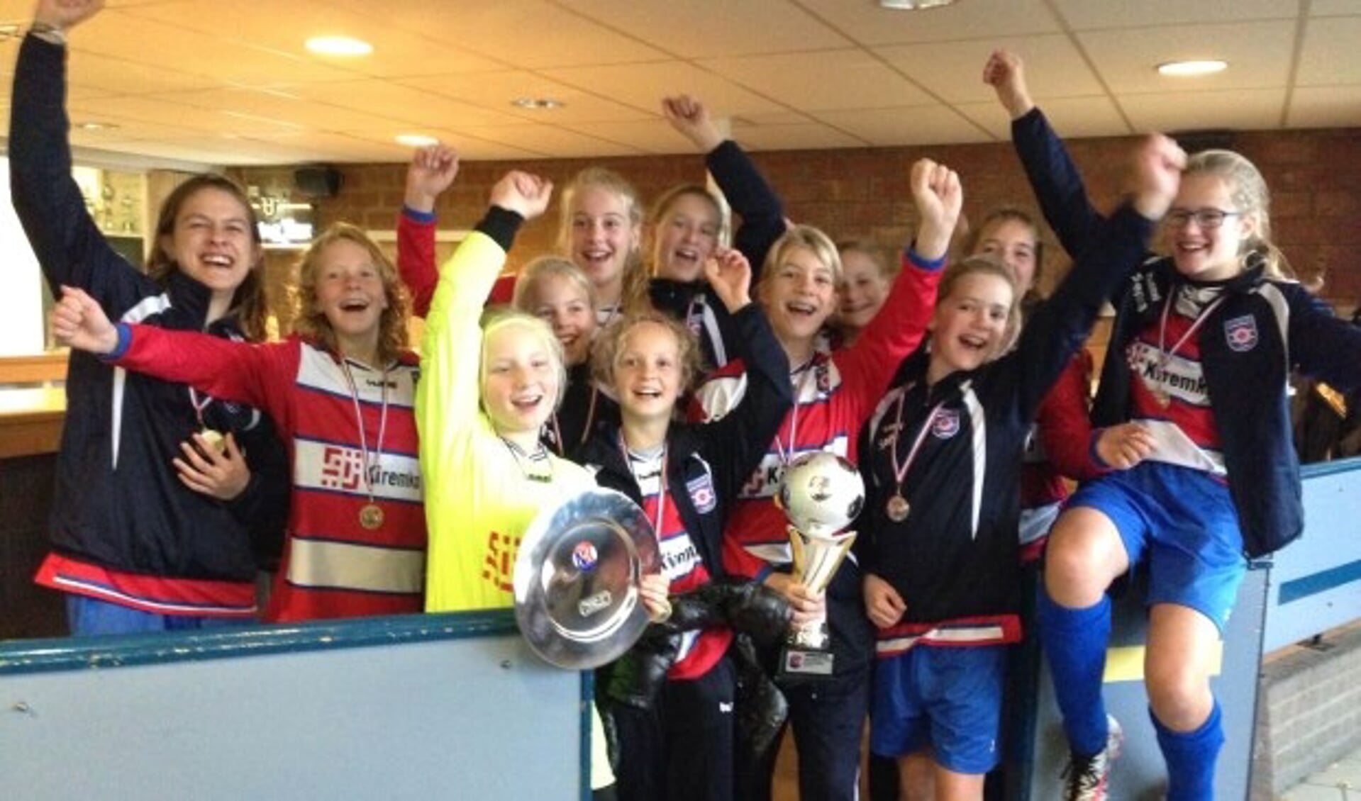 De meiden M013 van FC Oudewater zijn kampioen. (Foto: PR)