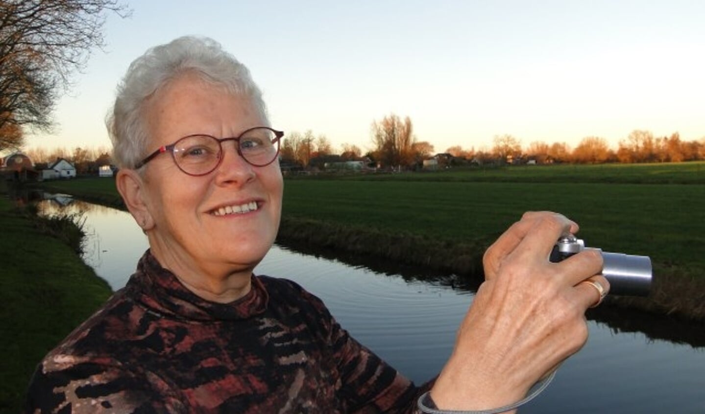 Ria de Wit maakt graag mooie natuurfoto's en is 'hofleverancier' van deze krant. (Foto: Margreet Nagtegaal)