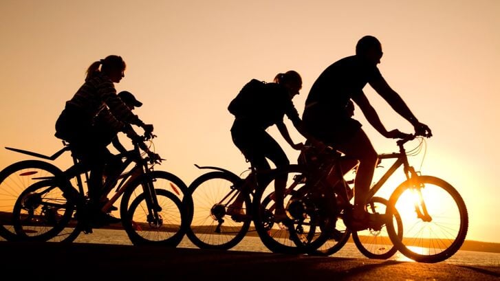 • 'Geef elkaar de tijd en ruimte om elkaar veilig te passeren of in te halen', zeggen zowel wielrenners, e-bikers, toerfietsers als stadsfietsers.