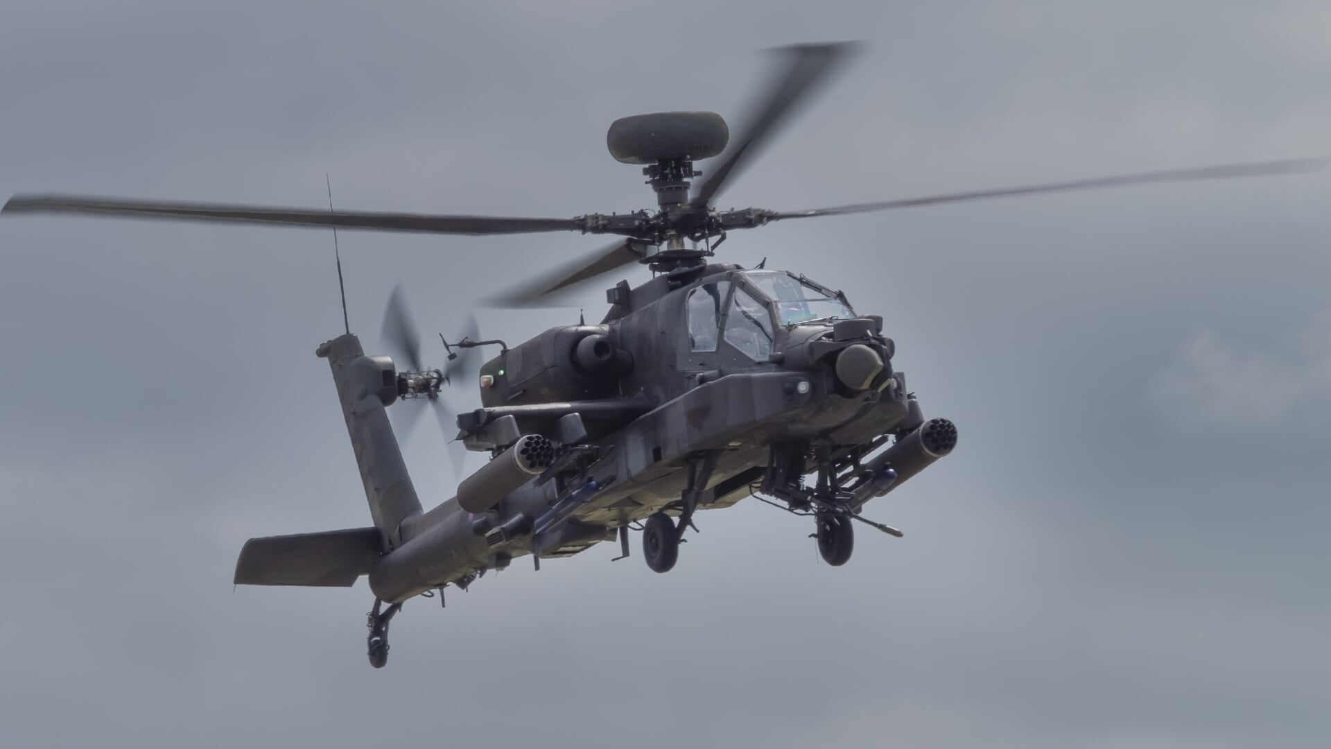 • Apache-helikopter.