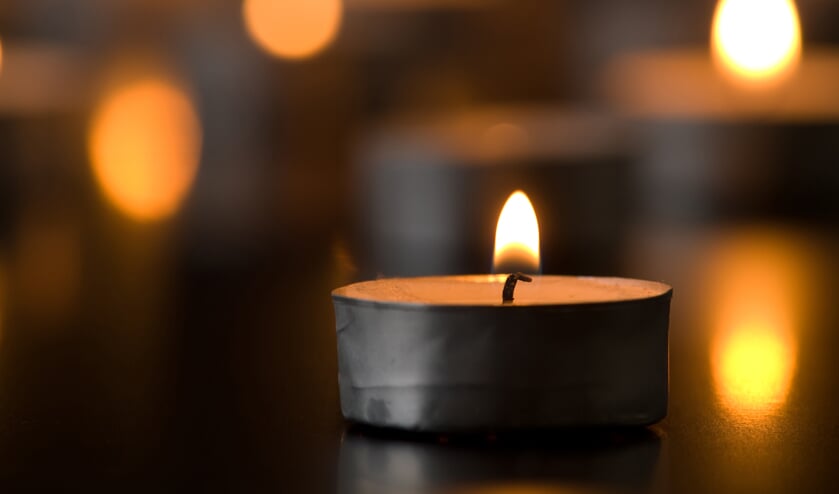 <p>'Steek met elkaar een lichtje aan voor Krimpen'.</p>