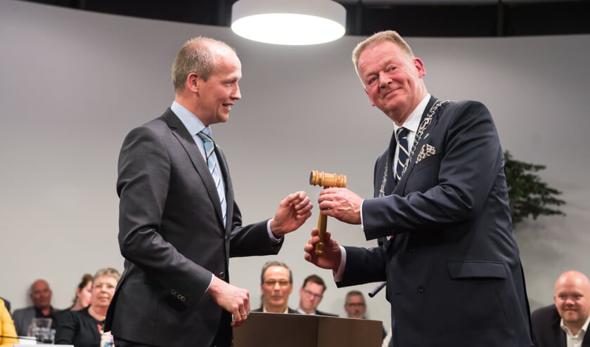 <p>• Roel Cazemier bij zijn installatie als burgemeester in 2016.</p>