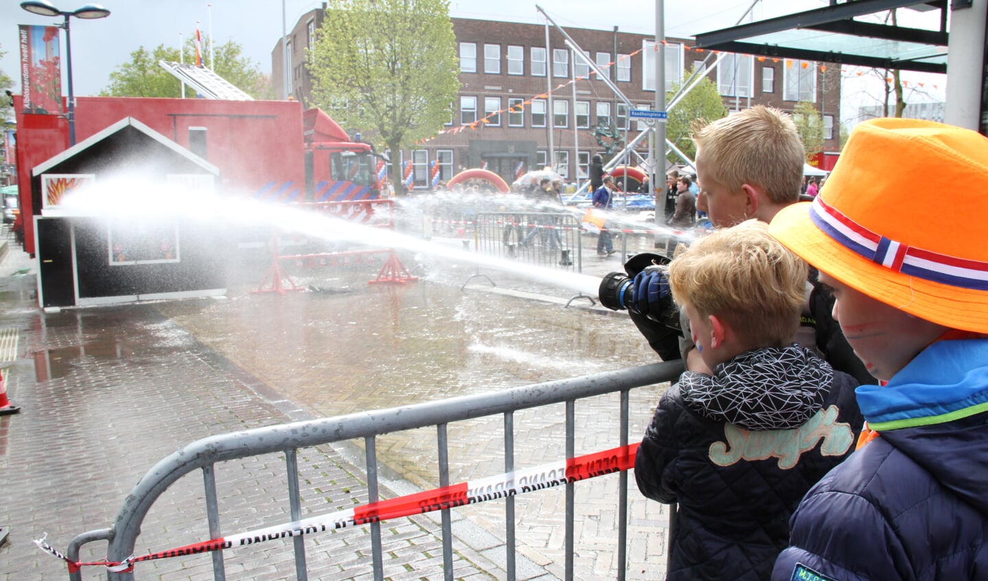 Spelletjes bij de brandweer.