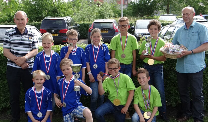 • De welpenteams van De Bron en de Groen van Prinstererschool.