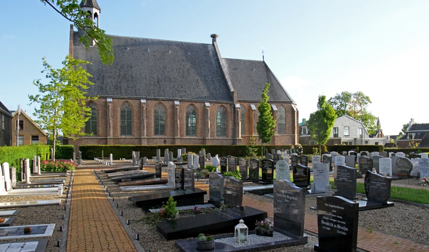 <p>• De begraafplaats van Molenaarsgraaf.</p>