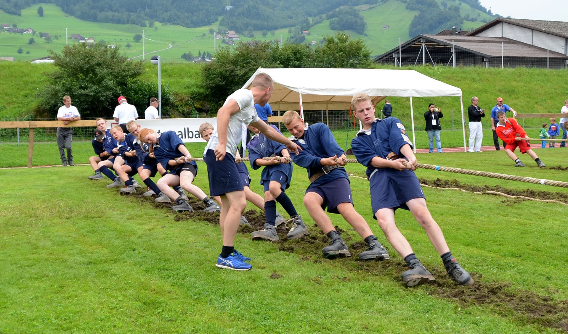 • De Streefkerkse jeugdploeg in actie in Zwitserland.