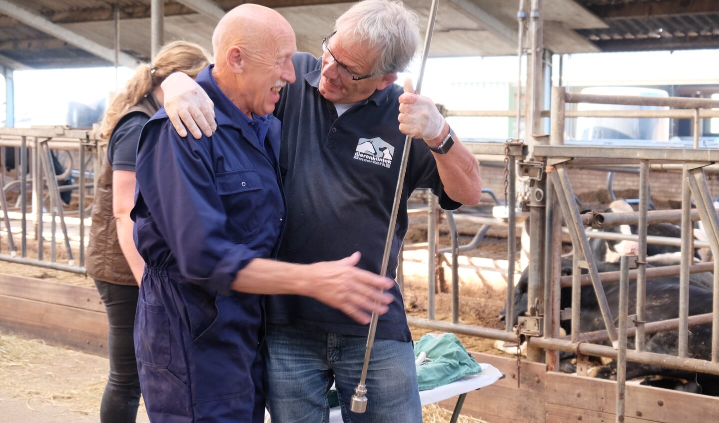 • Operatie aan de lebmaag van een koe door dierenarts Steven van Roekel en Dr. Pol bij Fam. de Groot in Everdingen.