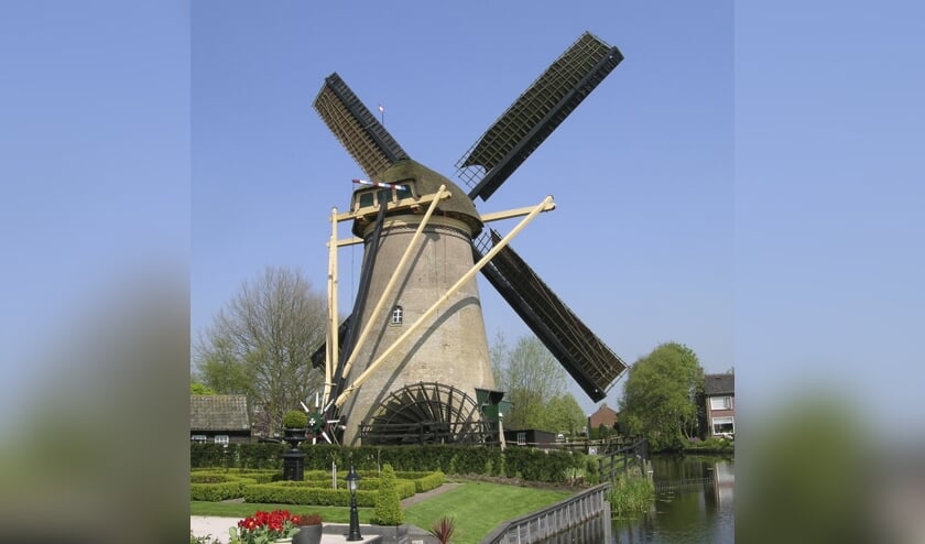 • De Kerkmolen in Molenaarsgraaf.