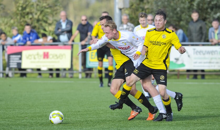 • Tom Achterberg en Eelco van Viersen nemen Spirit-spits in de tang.