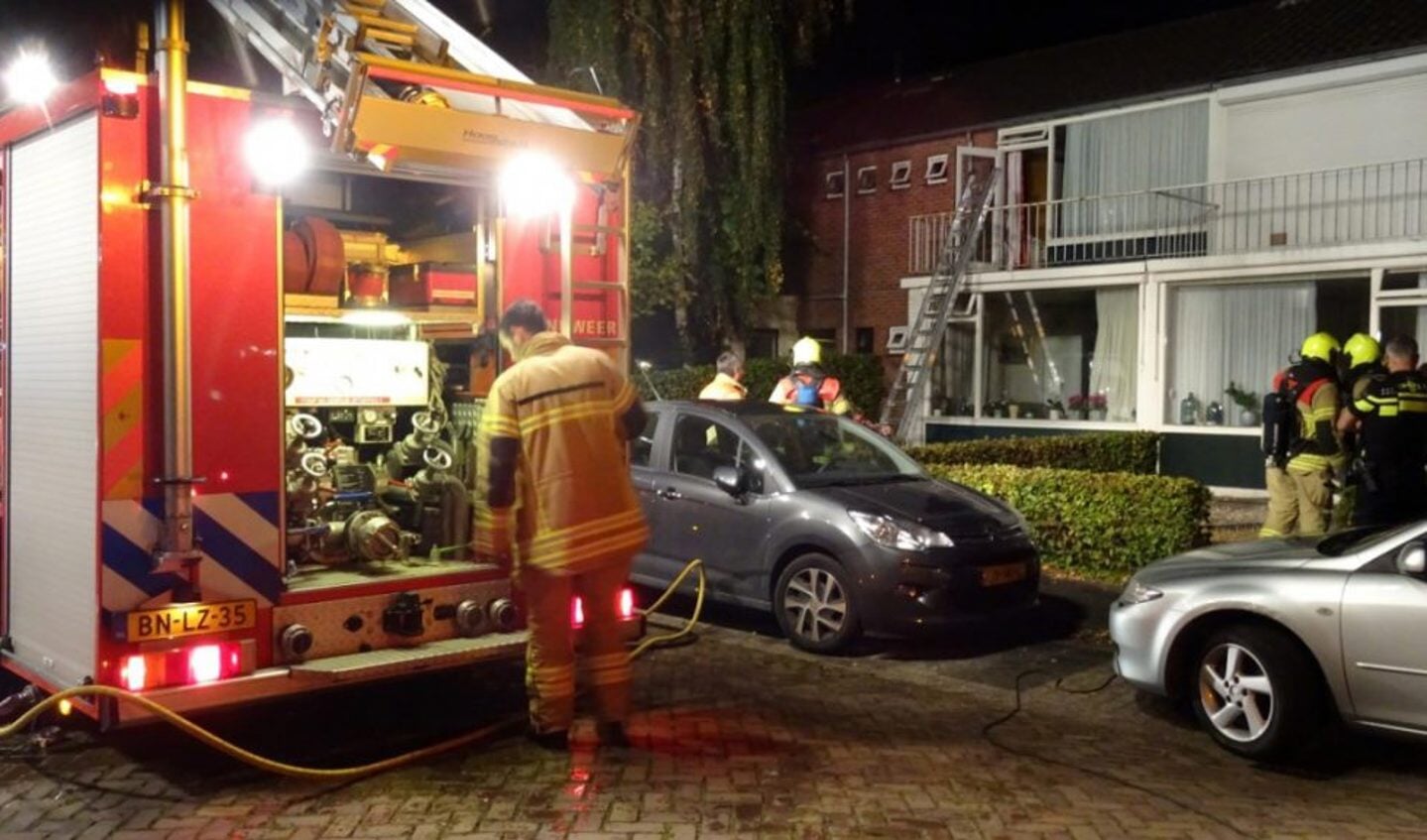 fascisme stuiten op staal Brandweer en buren redden vrouw bij flinke brand in Papendrecht | Al het  nieuws uit Alblasserdam en Papendrecht