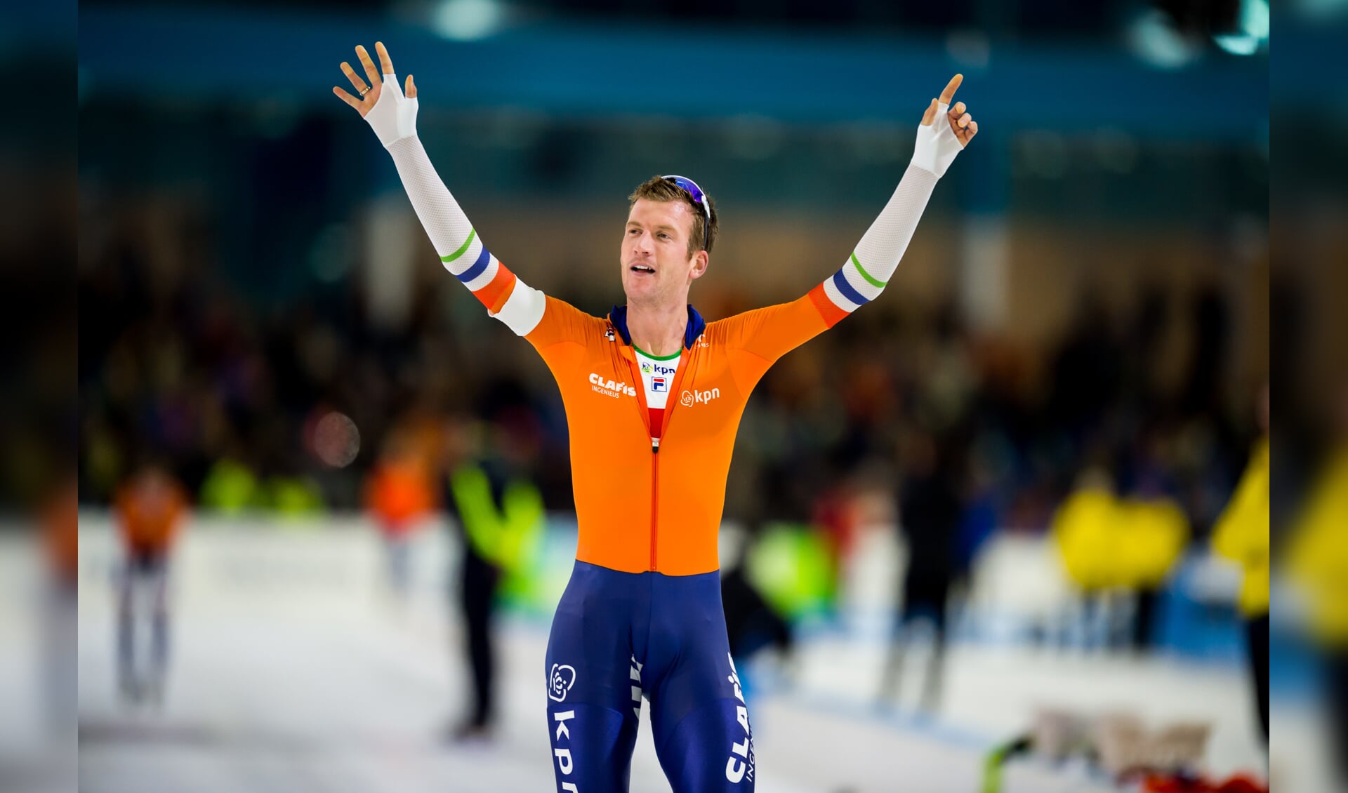 • Erik Jan Kooiman schaatste zondag in Thialf naar een nieuwe toptijd op de 5.000 meter in 6.17.14. Nooit eerder was hij zo snel op deze afstand.