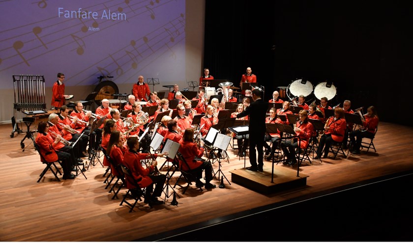 • Fanfare Alem tijdens het concours in De Schalm in Veldhoven.