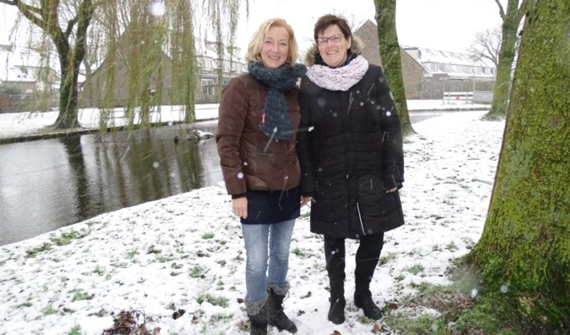 Karin de Goey (links) en Cobie Goudriaan van gospelkoorNew Creation wilden vooral een laagdrempelig kerstconcert dat iedereen aanspreekt. (Foto: Margreet Nagtegaal).