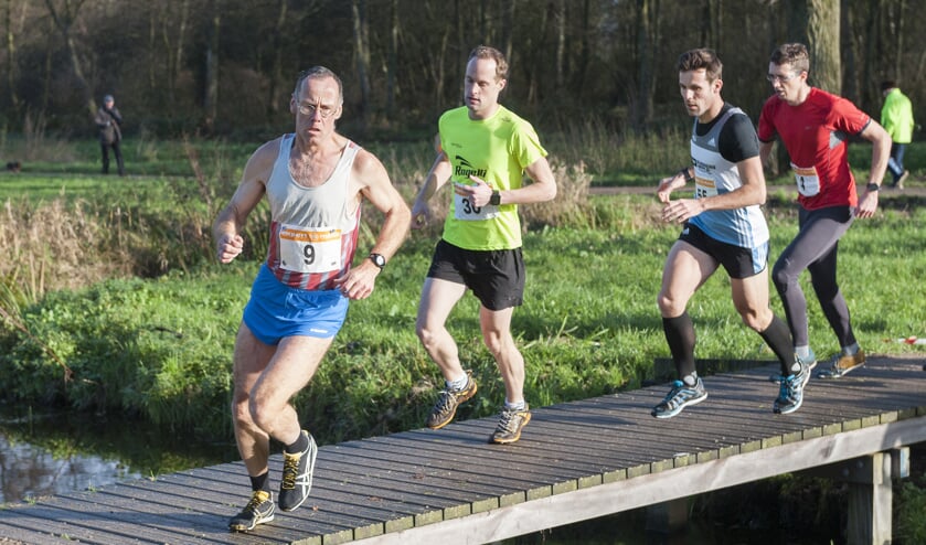 • Arie Visser (l) tijdens de Loetcross eerder dit jaar.