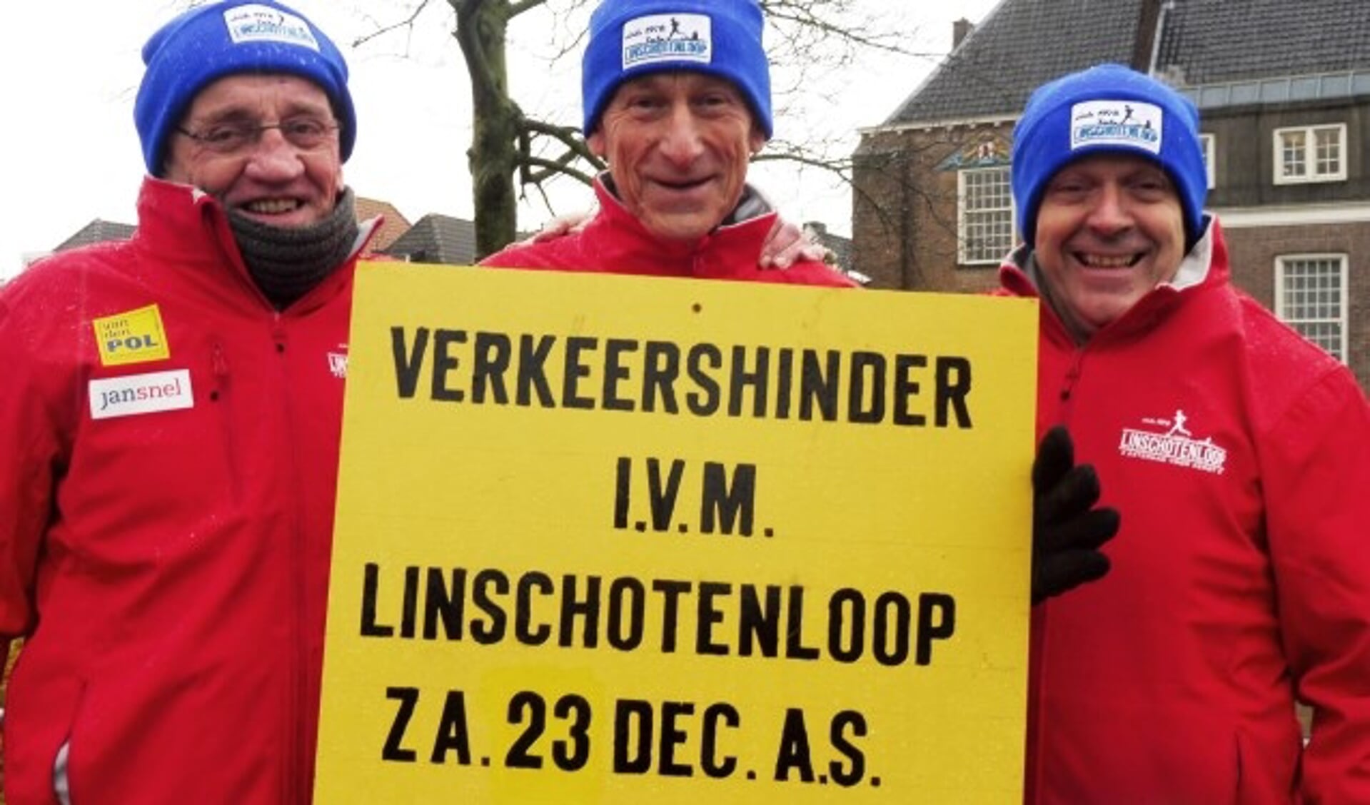 Niet alleen een Linschotense aangelegenheid. “De organisatie van de Linschotenloop staat nooit stil”, aldus de Montfoorters (v.l.n.r.) Piet Brand, Nico Pauw en Marius Jonkers. (Foto: Janneke Severs-Hilgeman)