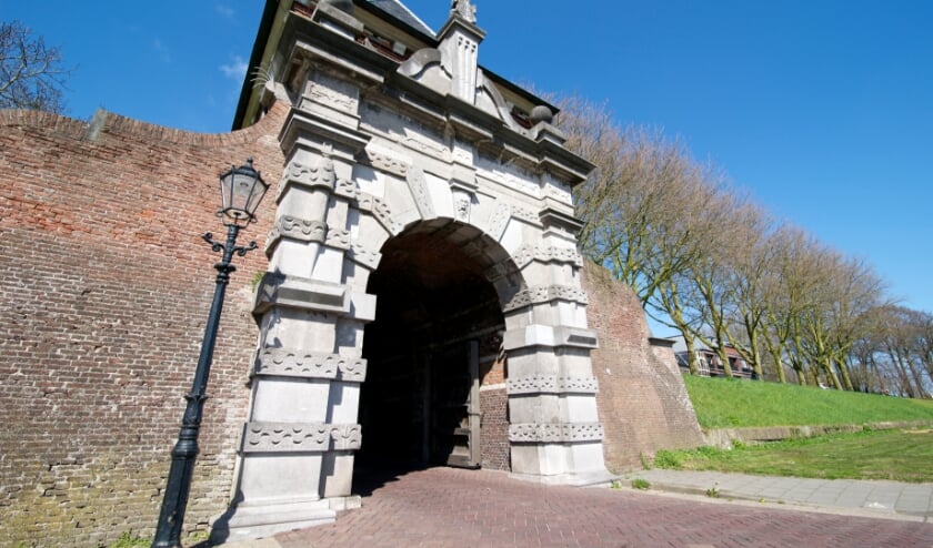 <p>• De historische Veerpoort wordt wellicht ook vanaf de rivierzijde afgesloten voor gemotoriseerd verkeer.</p>